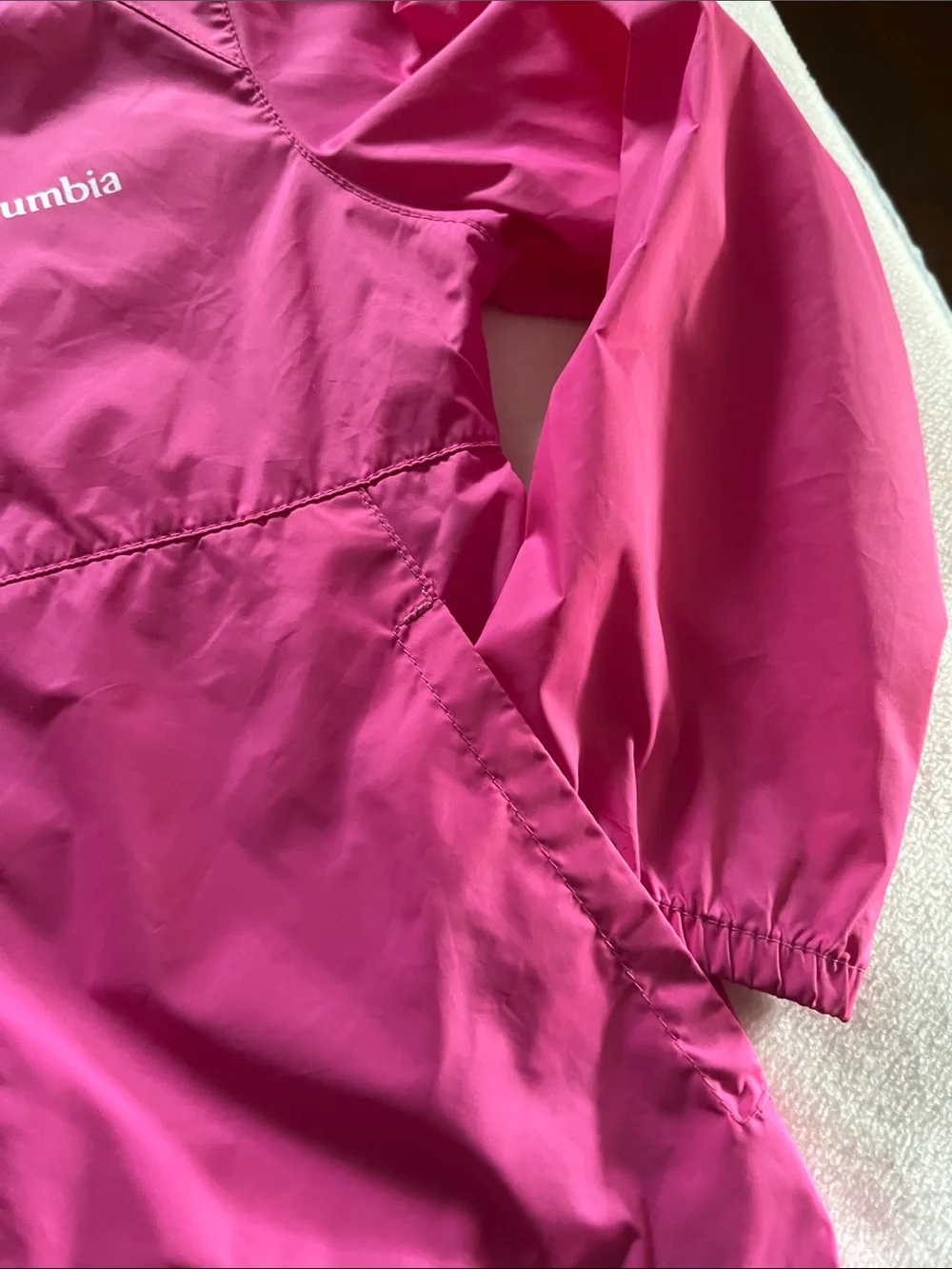 Windbreaker by Columbia size 4/5